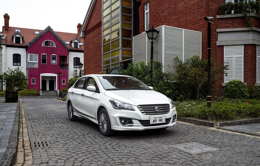  Suzuki Alivio 2014 года  (фото 10 из 27)